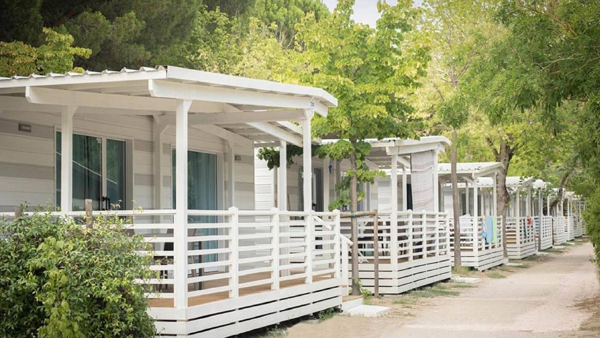 Zadina Pineta Cottage | Modern Mobile Home in Cesenatico with terrace near the beach