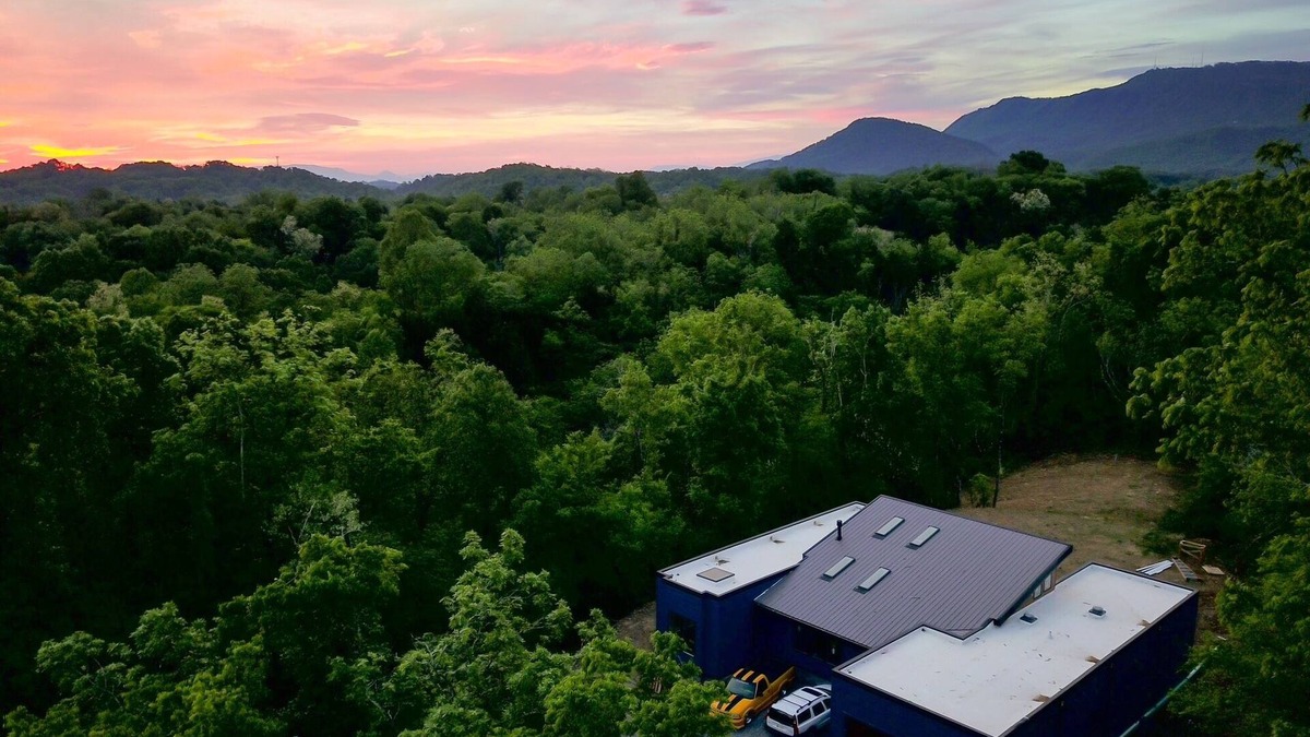 Seymour House | Modern Mountain Getaway