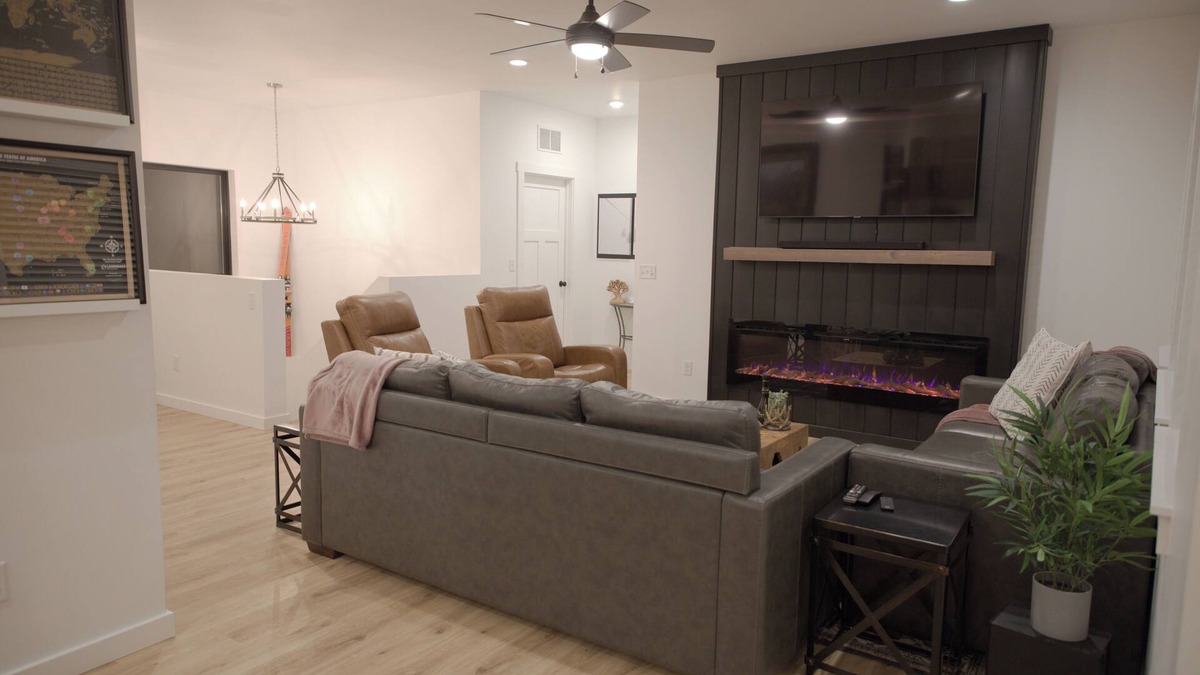 Driggs House | Modern Mountain Home at the base of Targhee Ski Resort-Private Hot Tub -A.C.unit