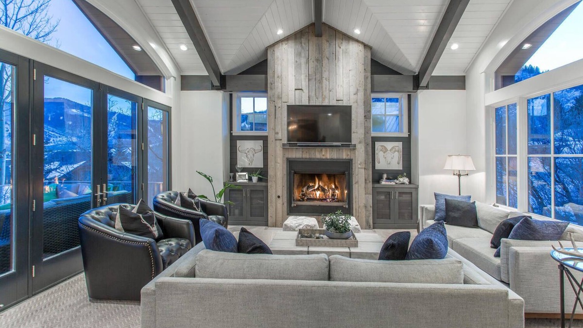 Mahogany Hills House | Modern Mountain Masterpiece