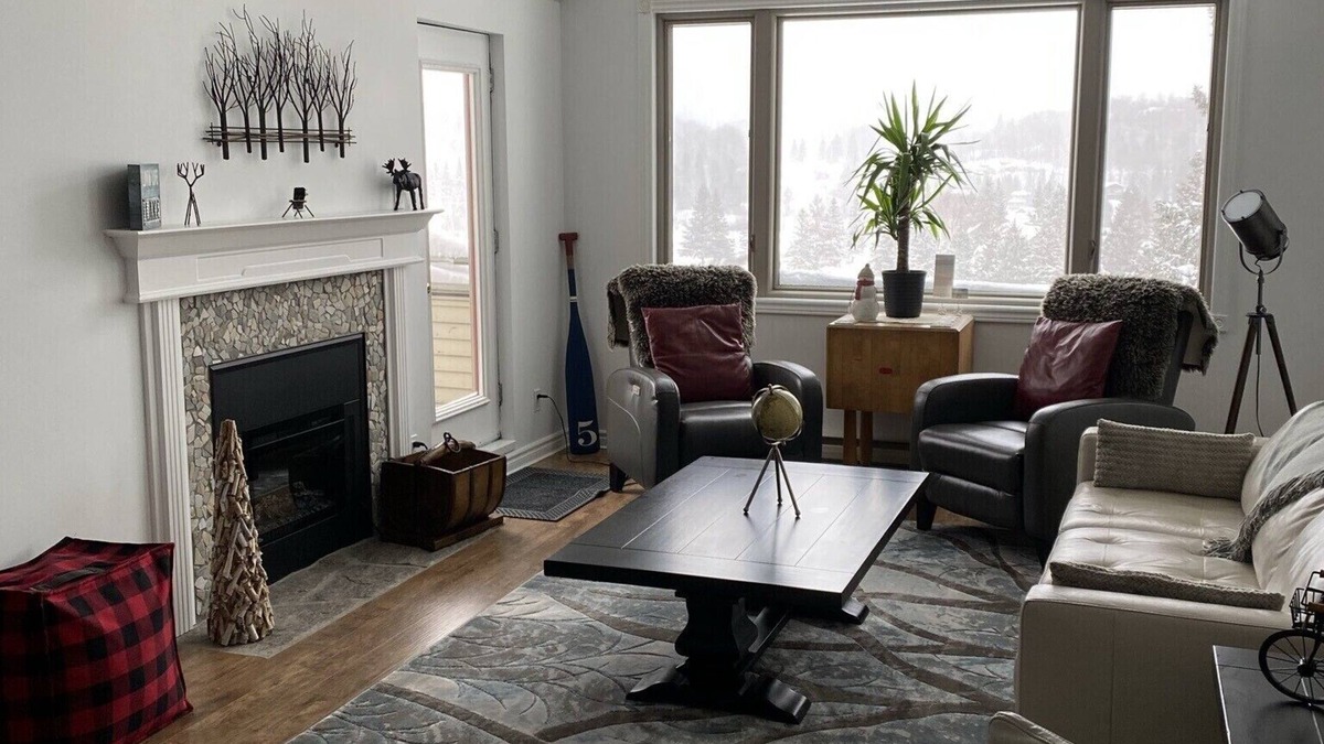 Huntsville Condo | Modern Muskoka Executive 2 Bedroom Condo/Loft. Minutes to the Provincial Parks!