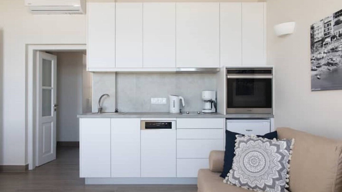 Karystos Apartment | Modern Neo-Classic Apartment Unit 4