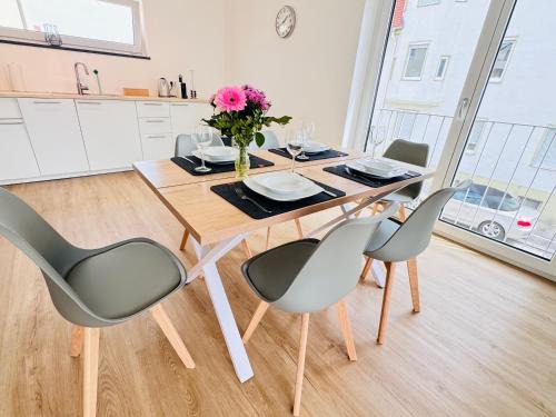 Lechhausen Apartment | Modern-Neu-Nespresso-Balkon-Parkplatz