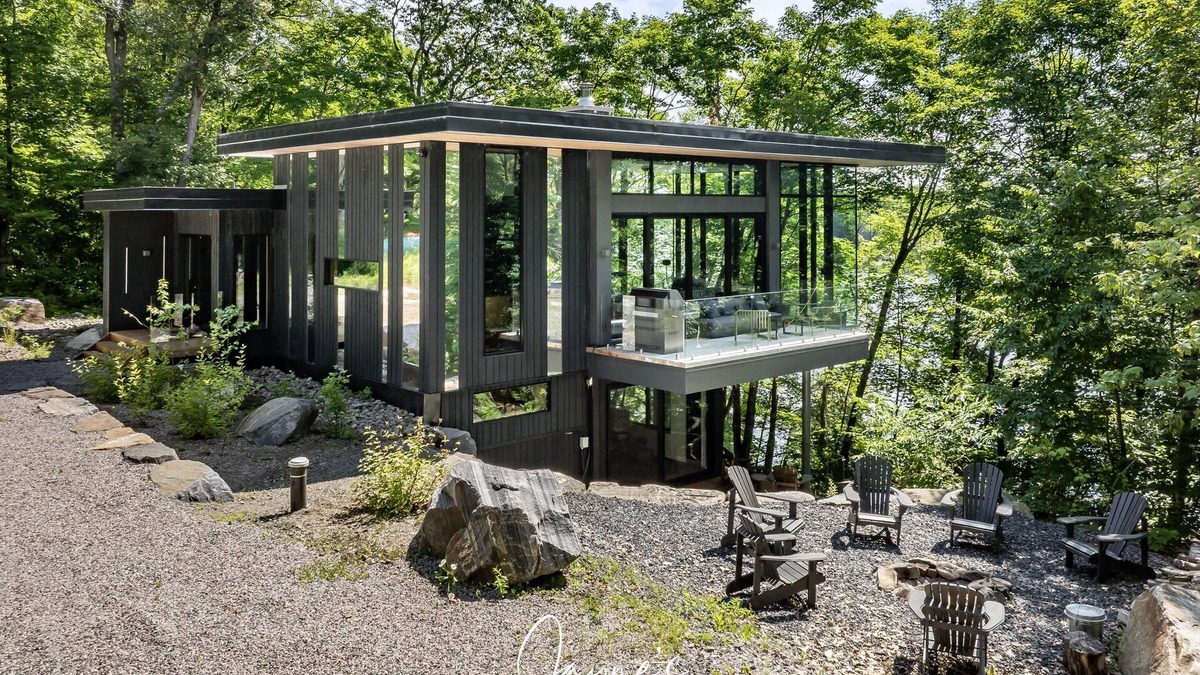 Minett Cottage | Modern new 4 bed 3 bath cottage on Bruce Lake, SE Exposure, 370ft frontage