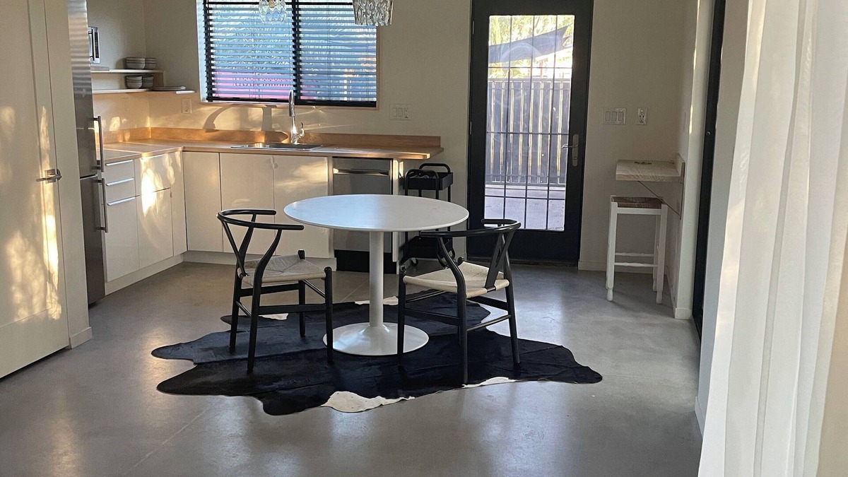 F. Q. Story Apartment | Modern, new guest house in historic neighborhood, bordering downtown Phoenix