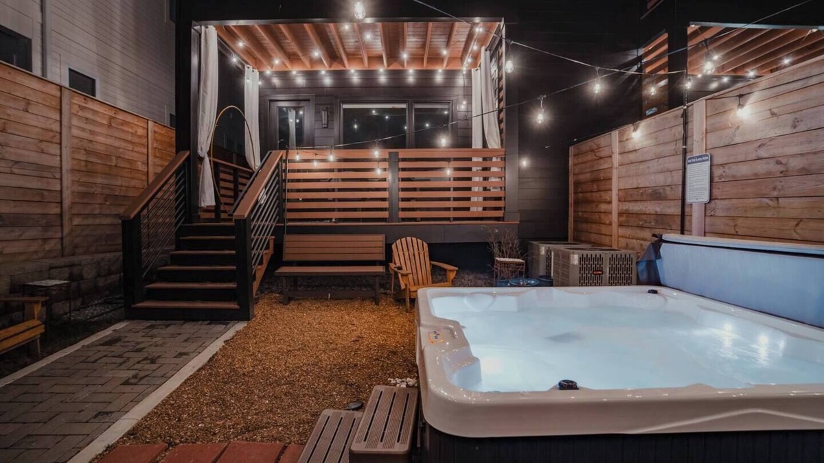 North Nashville House | Modern New Nashville oasis minutes to broadway