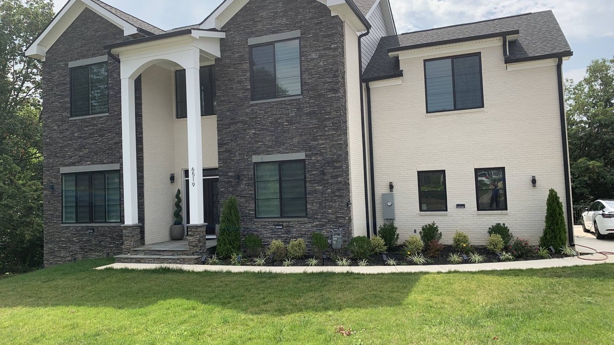 Alexandria House | Modern newly private basement apartment