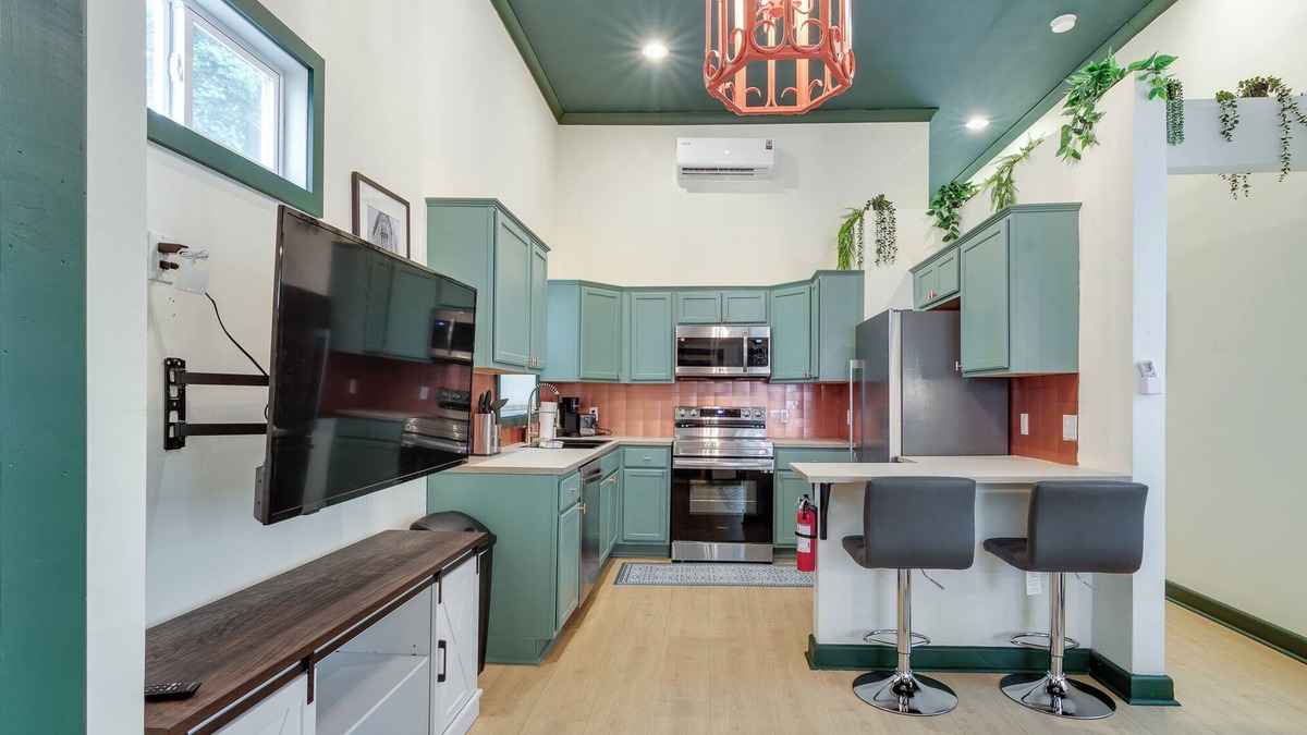 Downtown Memphis House | Modern, newly renovated 2-bedroom house in the Medical District