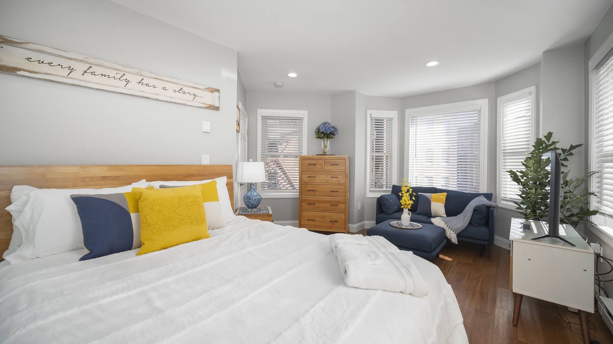North End Apartment | Modern North End Studio