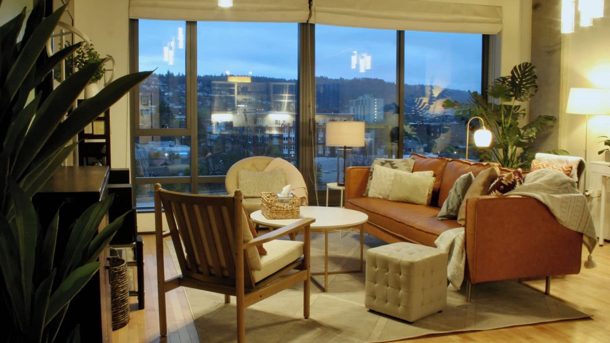 Pearl District Condo | Modern NW Portland Condo in the heart of the city. 30 day minimum stay