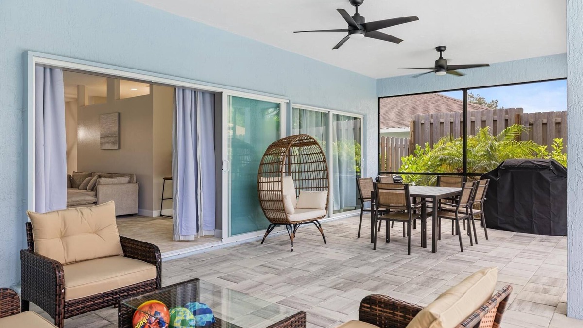 South Gate Ridge House | Modern Oasis 4 Bedroom Home