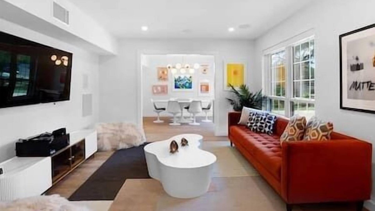 Indian Oaks House | Modern Oasis-Complete Redesign 4bd-Near The Domain