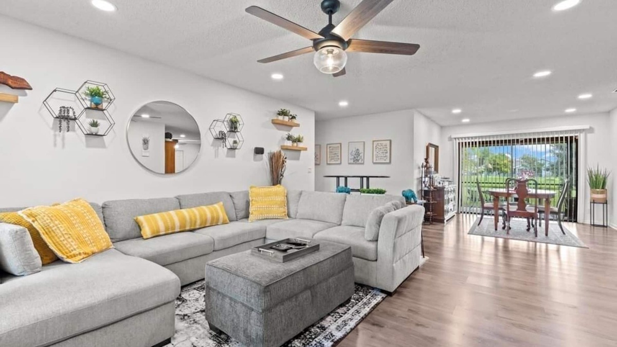 Royal Palm Beach House | Modern Oasis: Tranquil Living in Royal Palm Beach