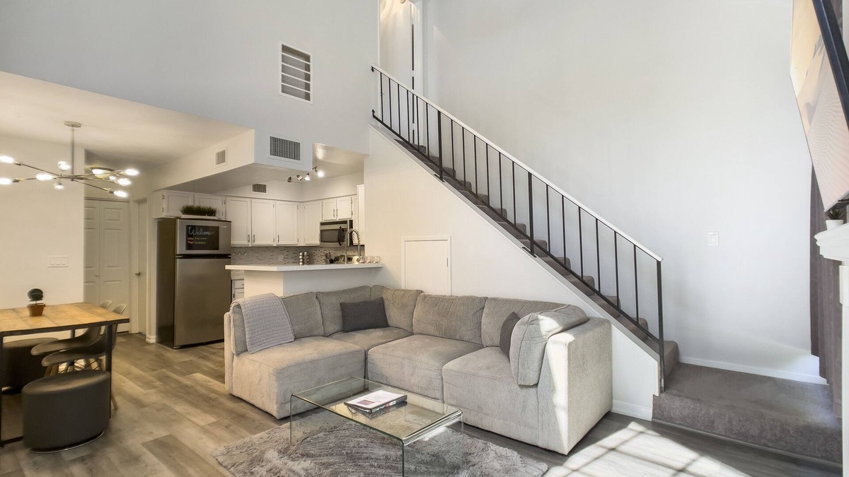 Mesa Grande House | Modern on May-2 miles to ASU-Tempe/Mesa border Walk to Sloan Park! Pet Friendly