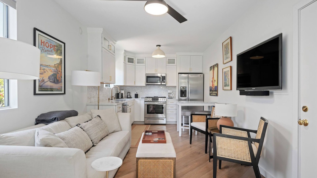 Santa Barbara Apartment | Modern One Bedroom Retreat
