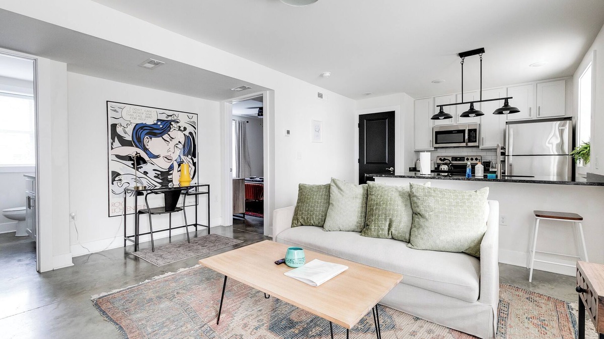 Church Hill Apartment | Modern & Peaceful Church Hill Apt | Prime Location