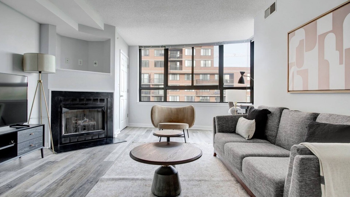 Pentagon City Apartment | Modern Pentagon City 1BR w/W/D, Gym & Lounge, near Metro, by Blueground