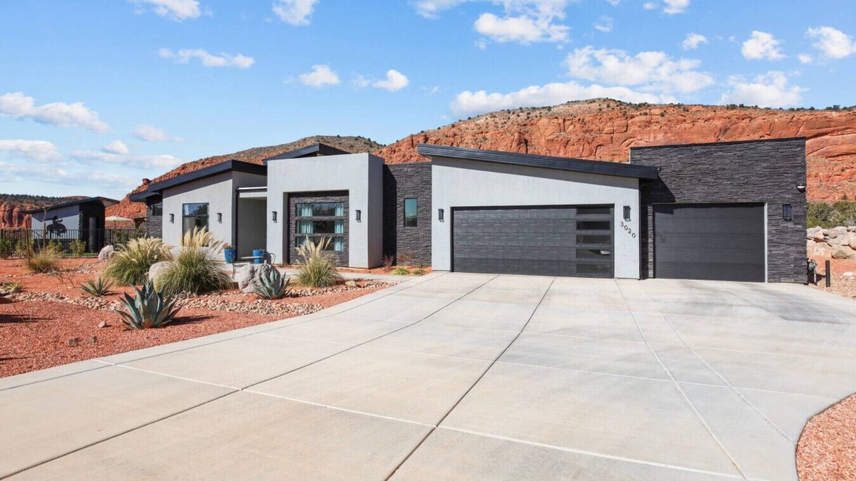 Silver Reef Apartment | Modern Red Cliff Home with Private Pool