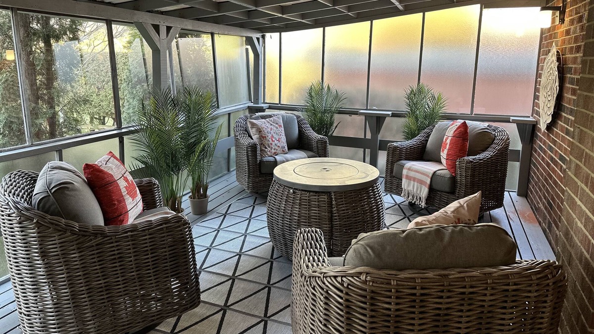 Woodbine Gardens House | Modern retreat in the city w/firepit, covered back porch, in suite laundry, WFH,