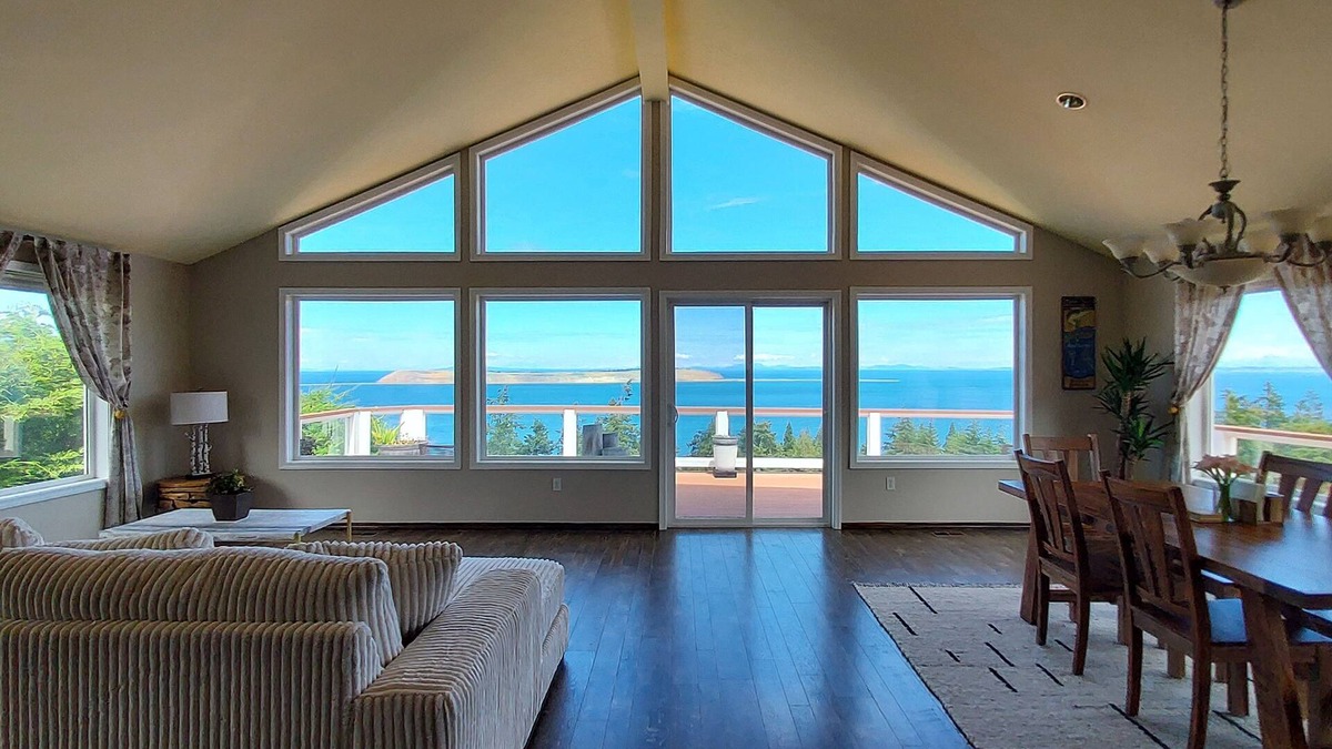 Diamond Point House | Modern retreat with beautiful ocean view, decks, gas grill and Wifi