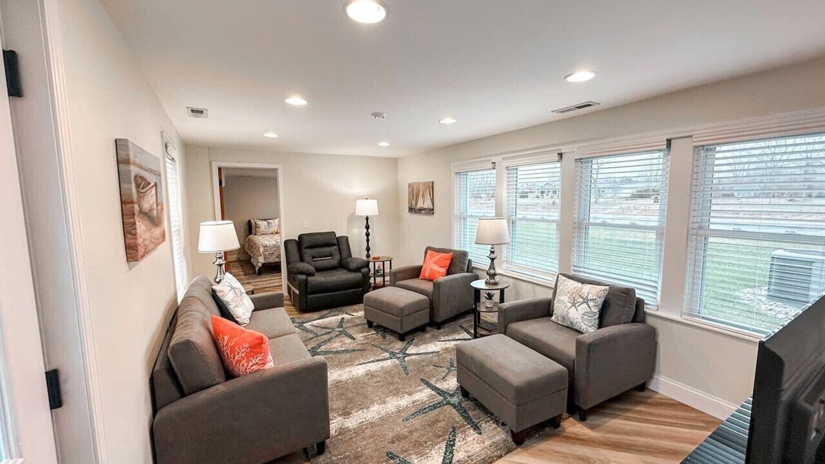 Bay City Apartment | Modern Riverbend Suites 1BR