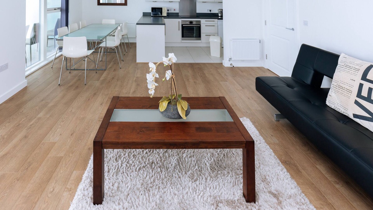 Peninsula Apartment | Modern riverfront 3 bedroom apartment Ref:0130