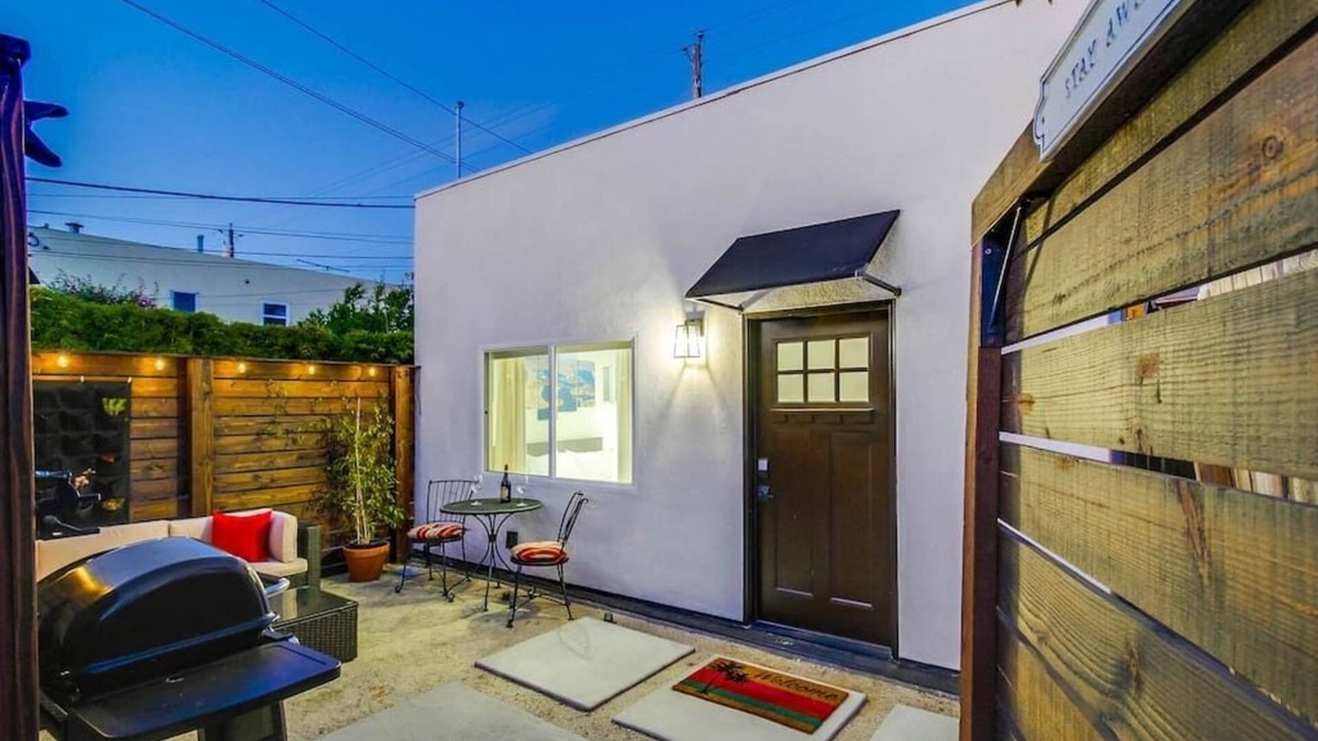 Kensington House | Modern & Romantic Studio | Private Entrance