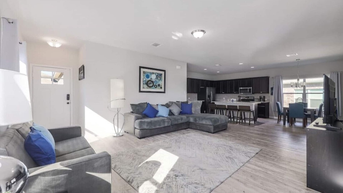Round Rock House | Modern Round Rock Home close to Kalahari Resort
