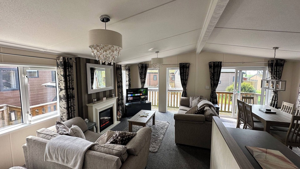 Torthorwald Cabin | Modern rural lodge close to Dumfries