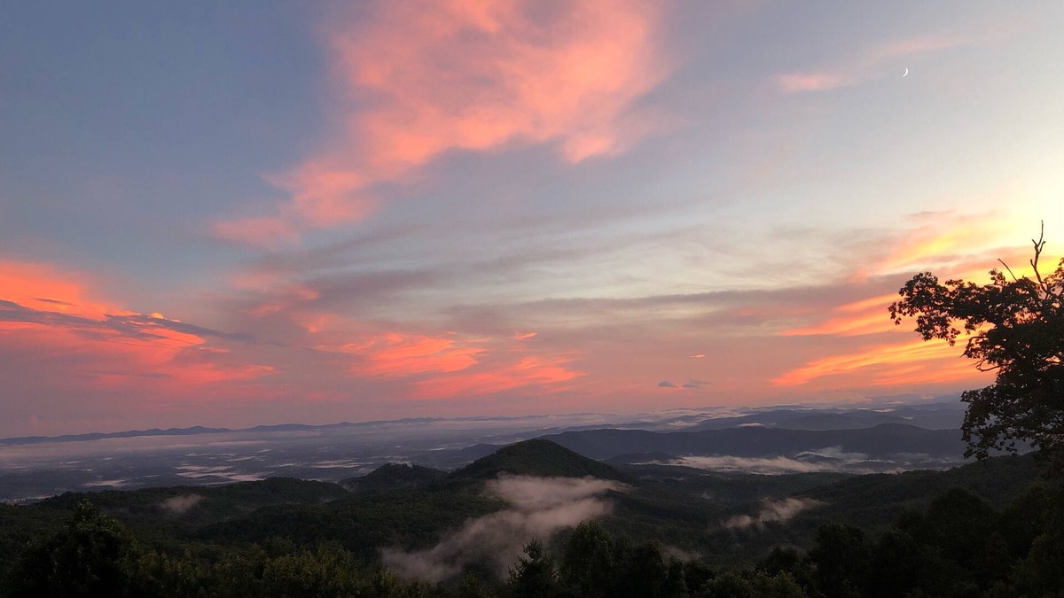 Roaring Gap House | Modern rustic home with spectacular mountain views and sunsets!