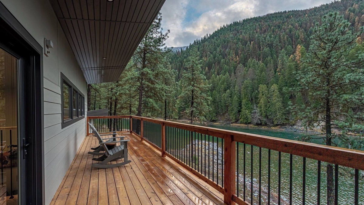 Sanders County House | Modern Sanctuary at Emerald Bend
