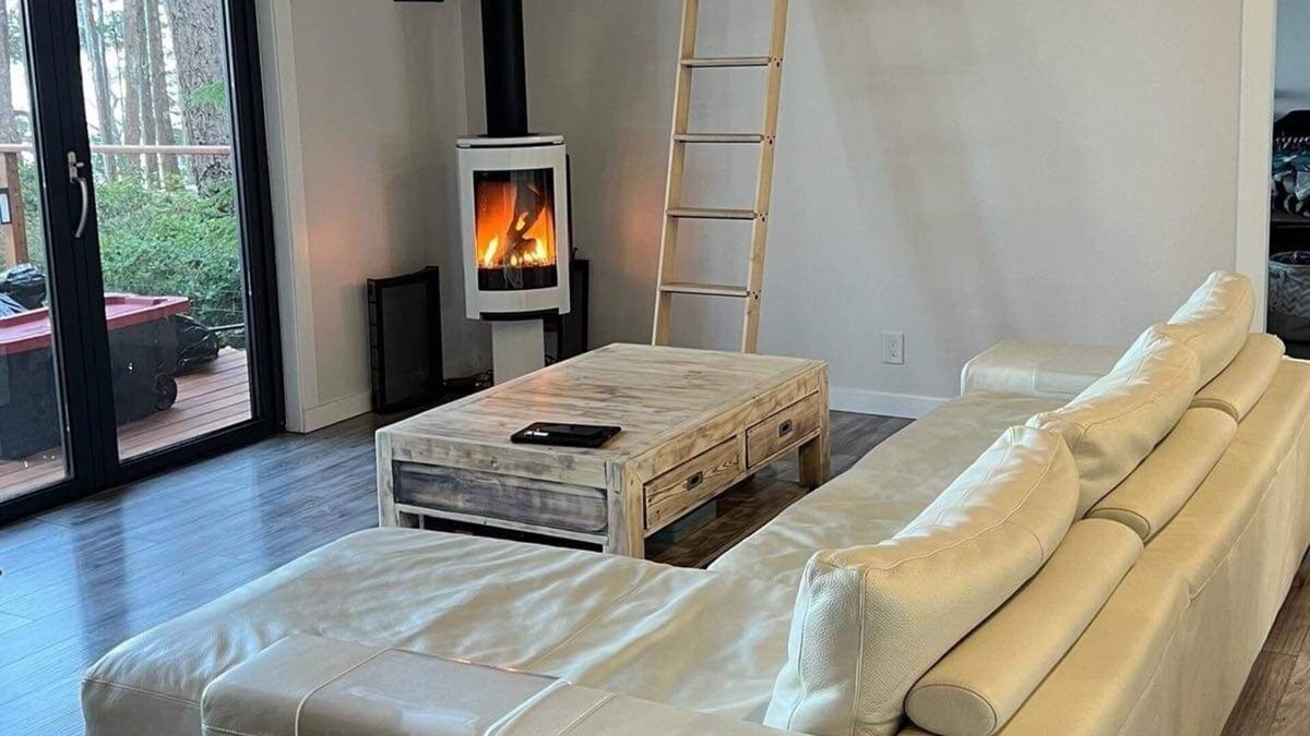 Savary Island House | Modern Savary Island Cottage – Perfect Family Getaway & Kids’ Favorite!