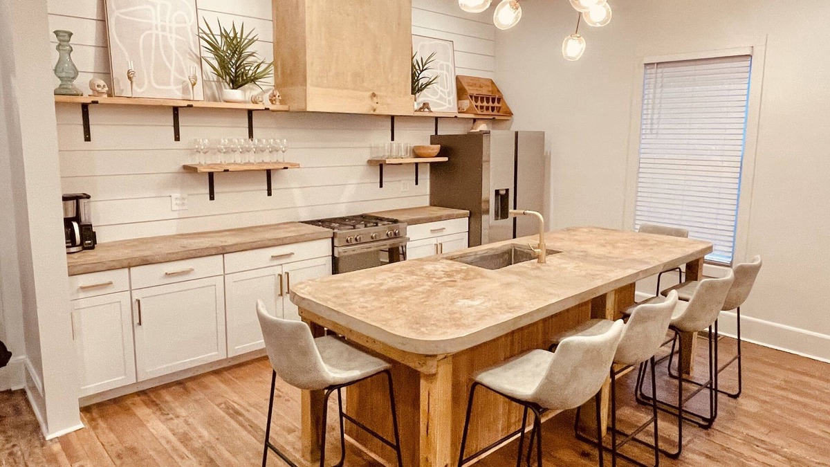 Chosewood Park House | Modern Scandinavian Bungalow HOT TUB 6 bed 3 bath