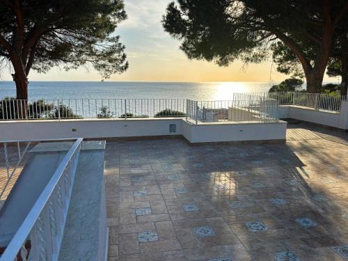 Scalea Villa | Modern Sea View Villa- Private Garden&Beach Access