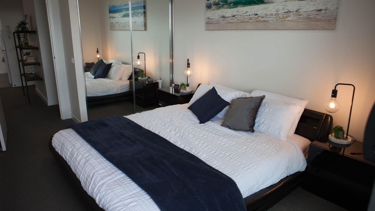 Belconnen Apartment | Modern spacious 1BDR, wifi, EV charging & parking, close to shops
