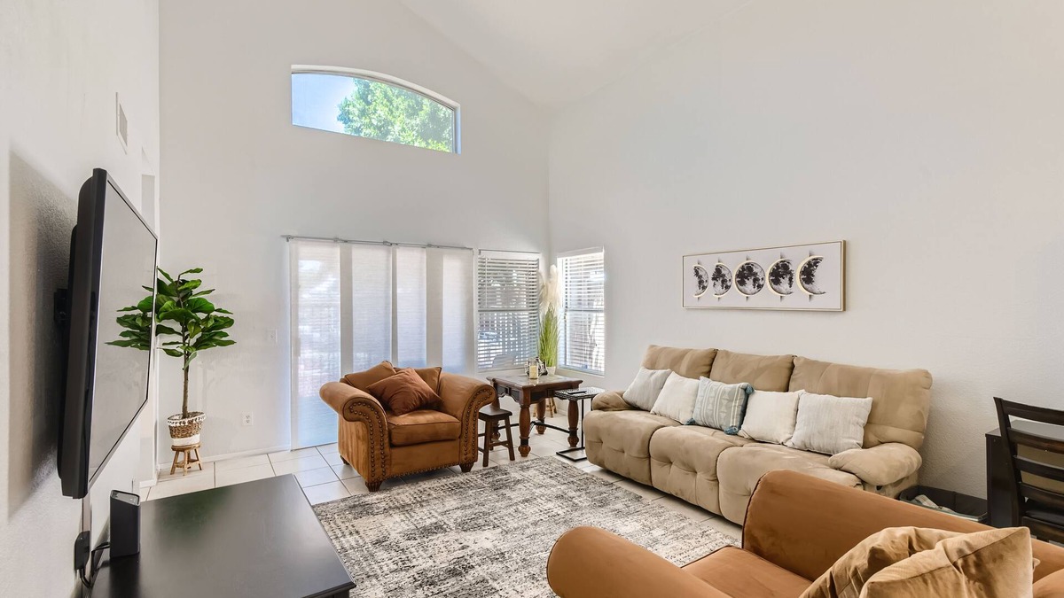 Deer Valley House | Modern Spacious 3 BR home W/Pool and Games