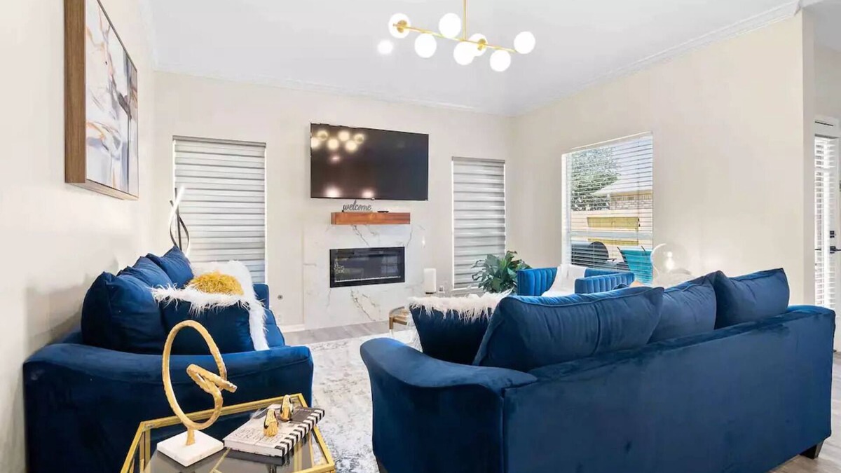 Barker House | Modern Spacious 5BD Home W Hot Tub Katy TX