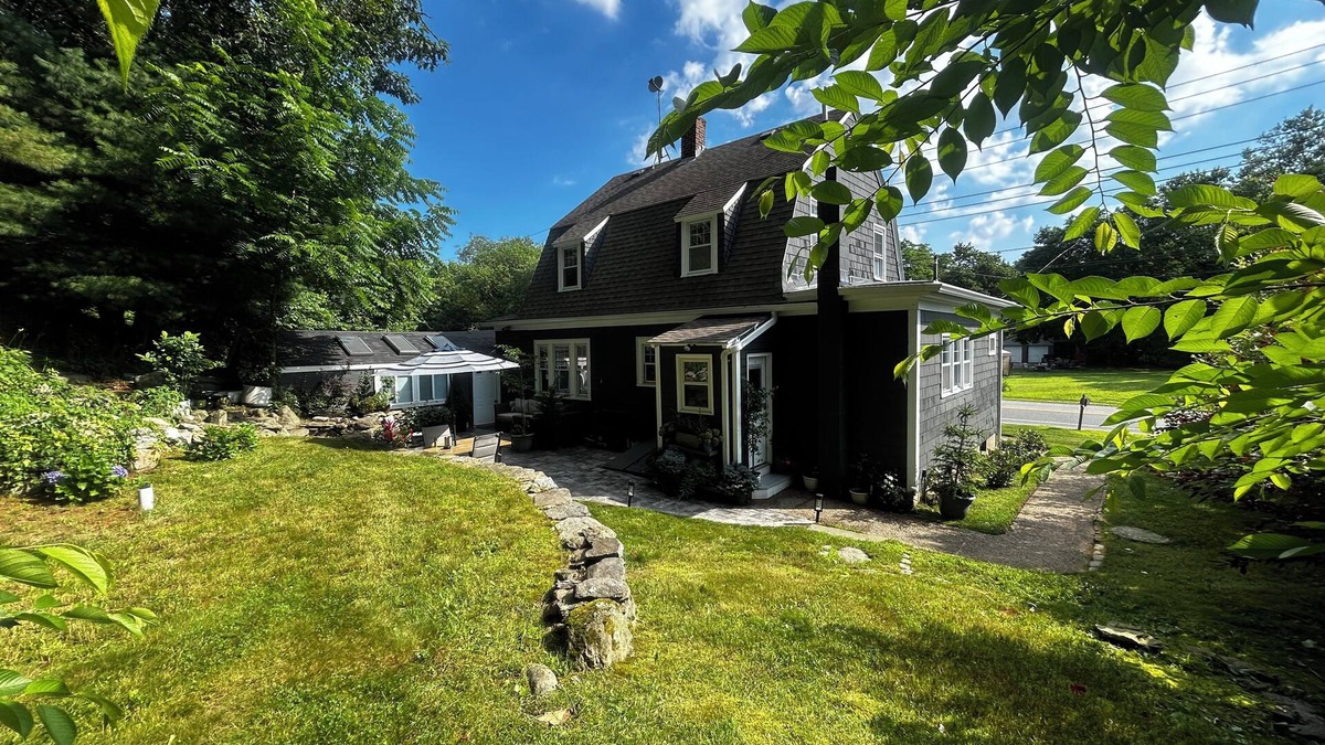Johnston Other | Modern & Spacious Colonial Near Downtown Providence & Brown University - 9 min