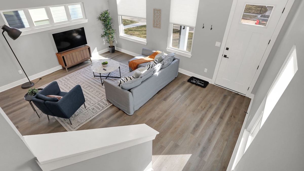 Near Northside House | Modern & Spacious Downtown Master Suite Palace!