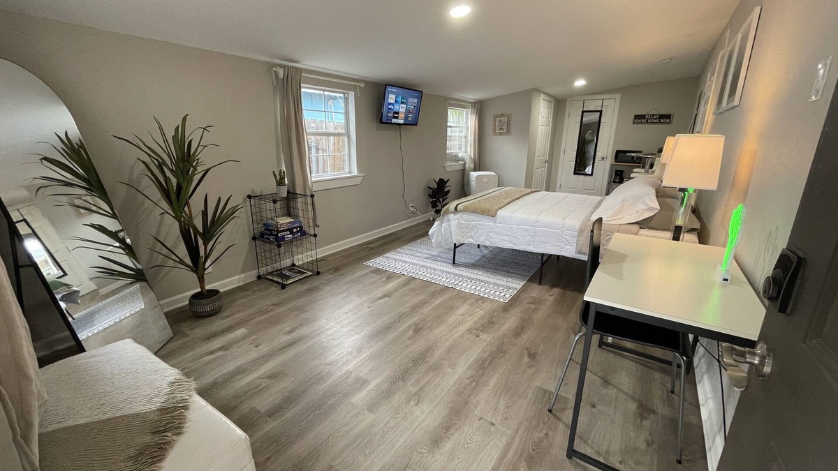 Shearer Hills - Ridgeview House | Modern Spacious Suite in Central SA/10 min to Downtown! RiverWalk! The Alamo!