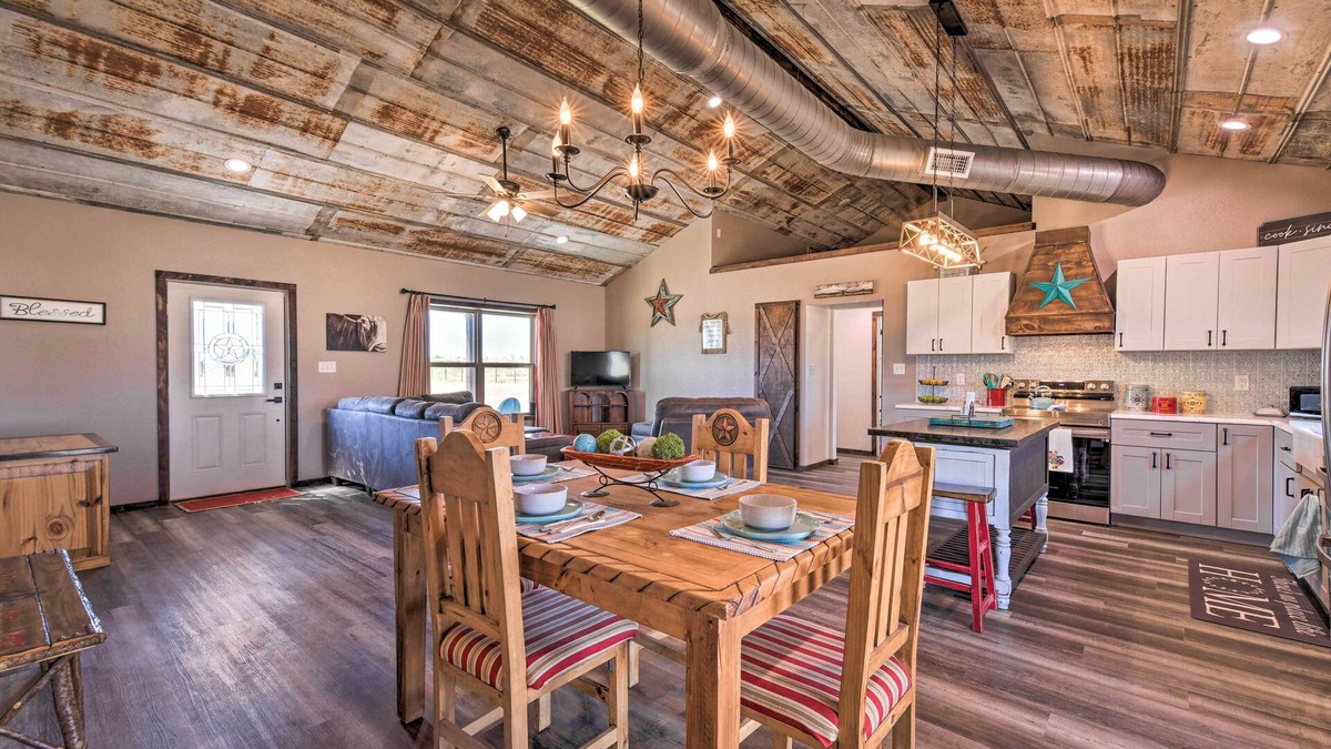 Morgan Mill House | Modern Stephenville Farmhouse: 8 Mi to Dtwn!