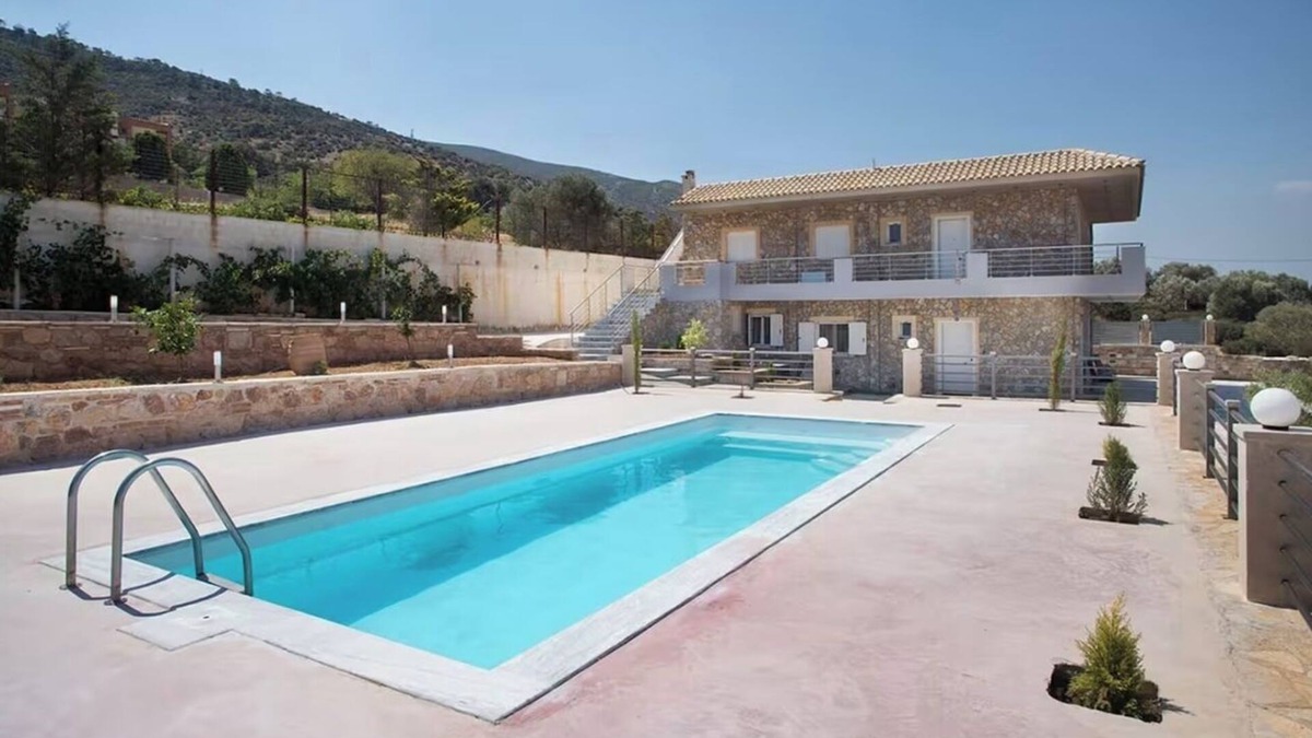 Saronikos Villa | Modern Stone Villa 6bedroom, with Private Pool, WiFi & Large Yard near Lagonisi