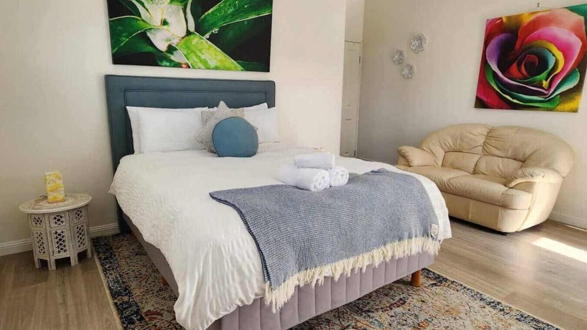 Wollongong CBD House | Modern Studio 10mins walk to Wollongong Hospital