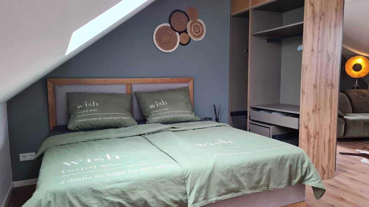 Schwedelbach Apartment | Modern studio/apartment