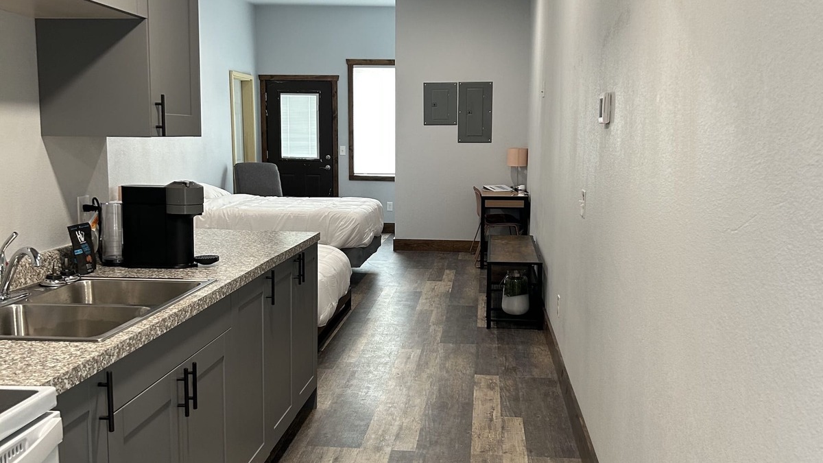 Pine Haven Apartment | Modern Studio Apartment #5