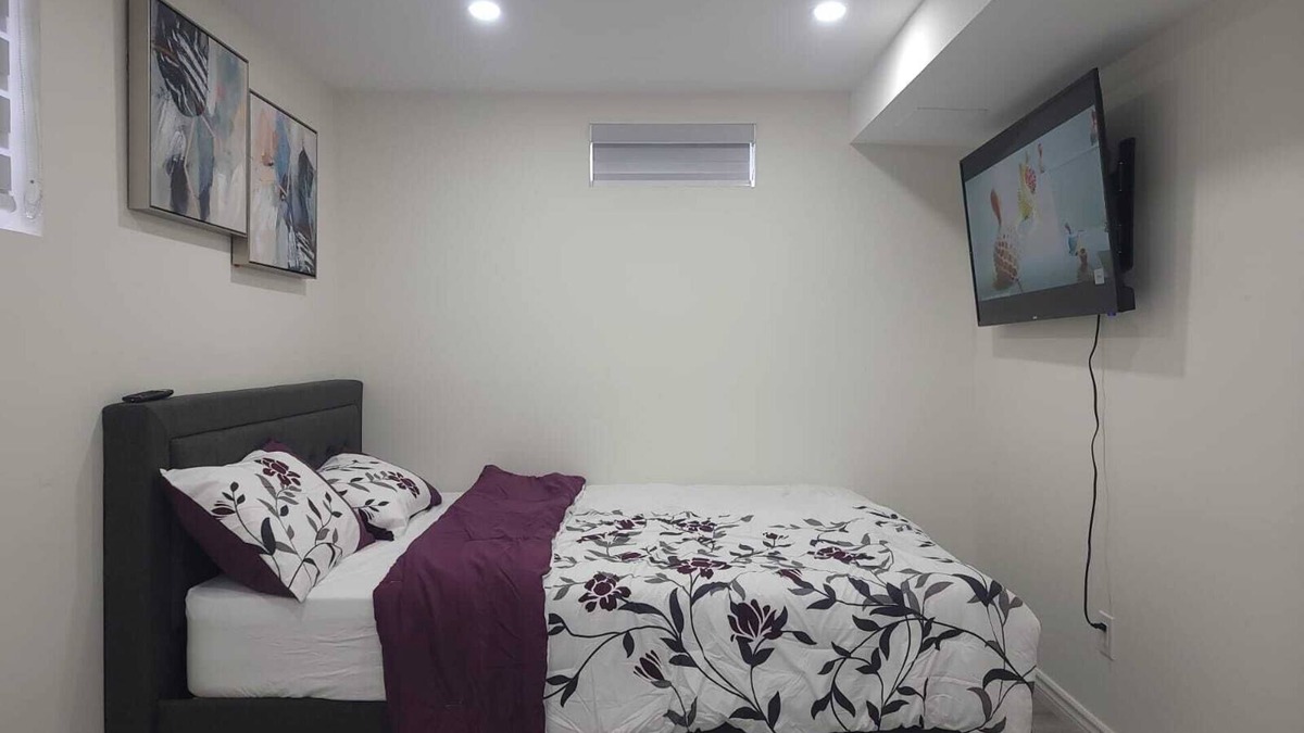 Brampton Apartment | Modern Studio Apartment (Sep Entrance)