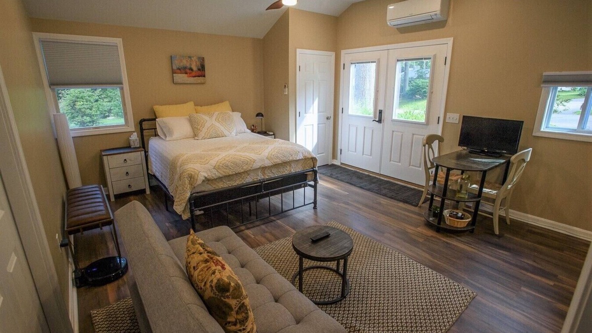 Wakefield-Peacedale Apartment | Modern Studio Apt - 10 min to Narragansett Beach/URI