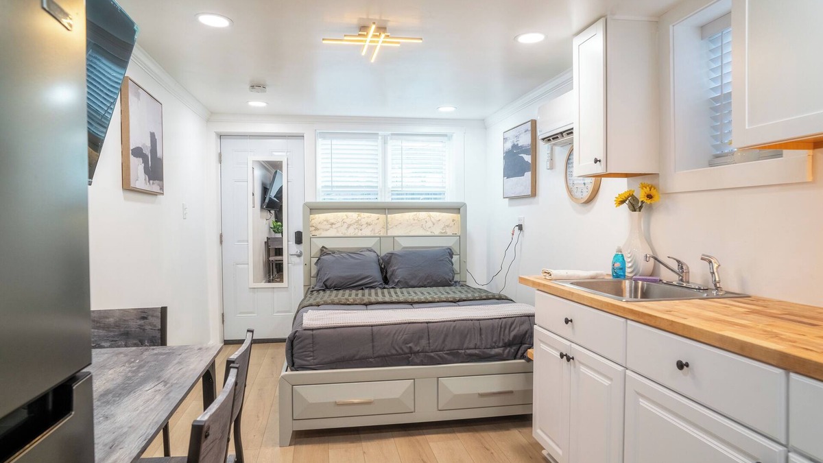 Metropolitan Apartment | Modern Studio Getaway