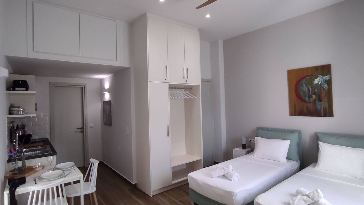Galissas Apartment | Modern studio in enchanting Galissas with AC, Sat-WiFi, 160m from the beach!