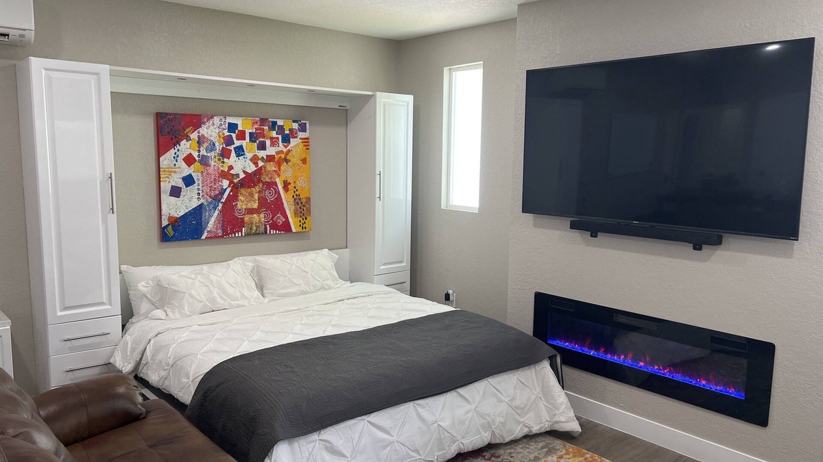 Brighton Apartment | Modern studio in the heart of Brighton!
